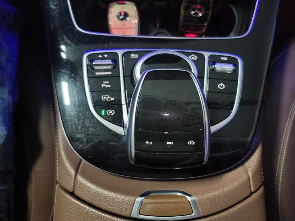 벤츠 E 클래스 E-클래스 W213 E220d 아방가르드 이미지 16