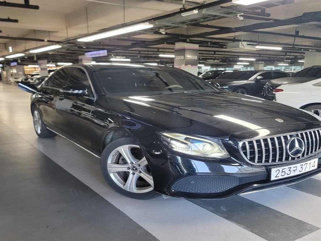 벤츠 E 클래스 E-클래스 W213 E220d 아방가르드 이미지 3