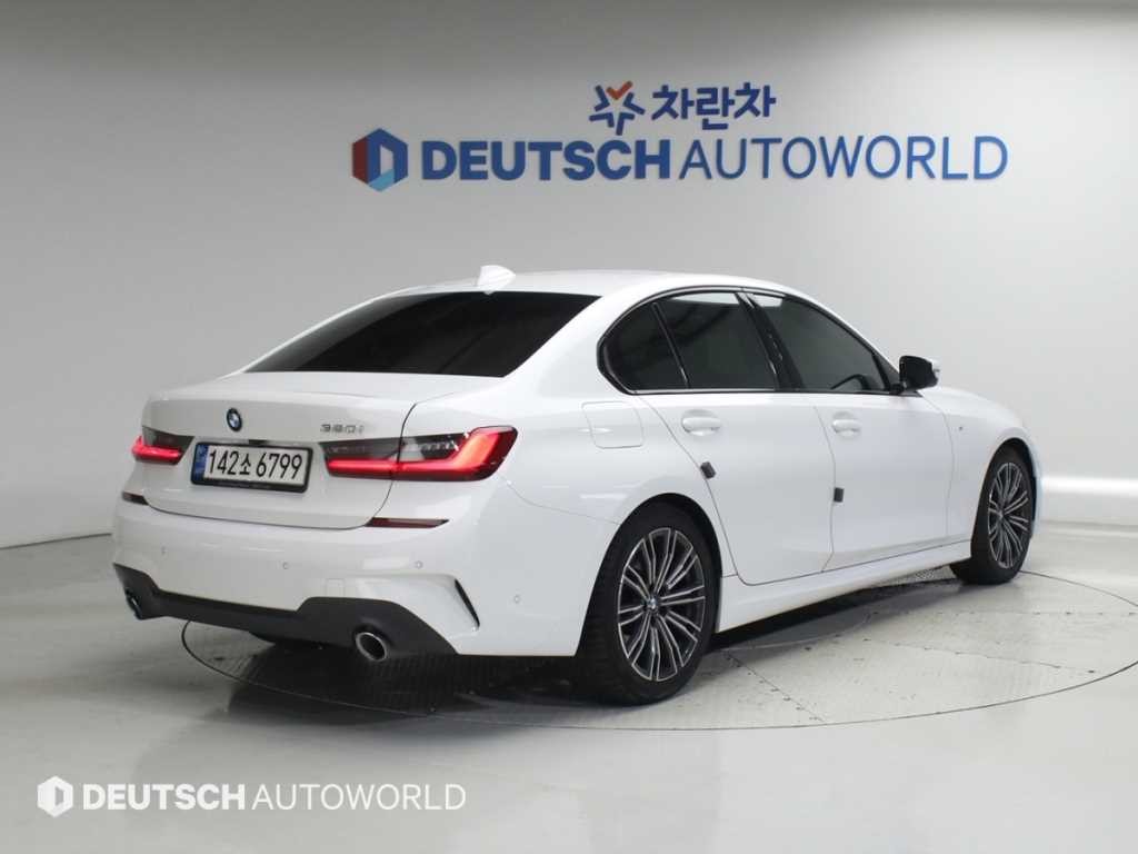 BMW 3시리즈 3시리즈 (G20) 320i M 스포츠 이미지 2