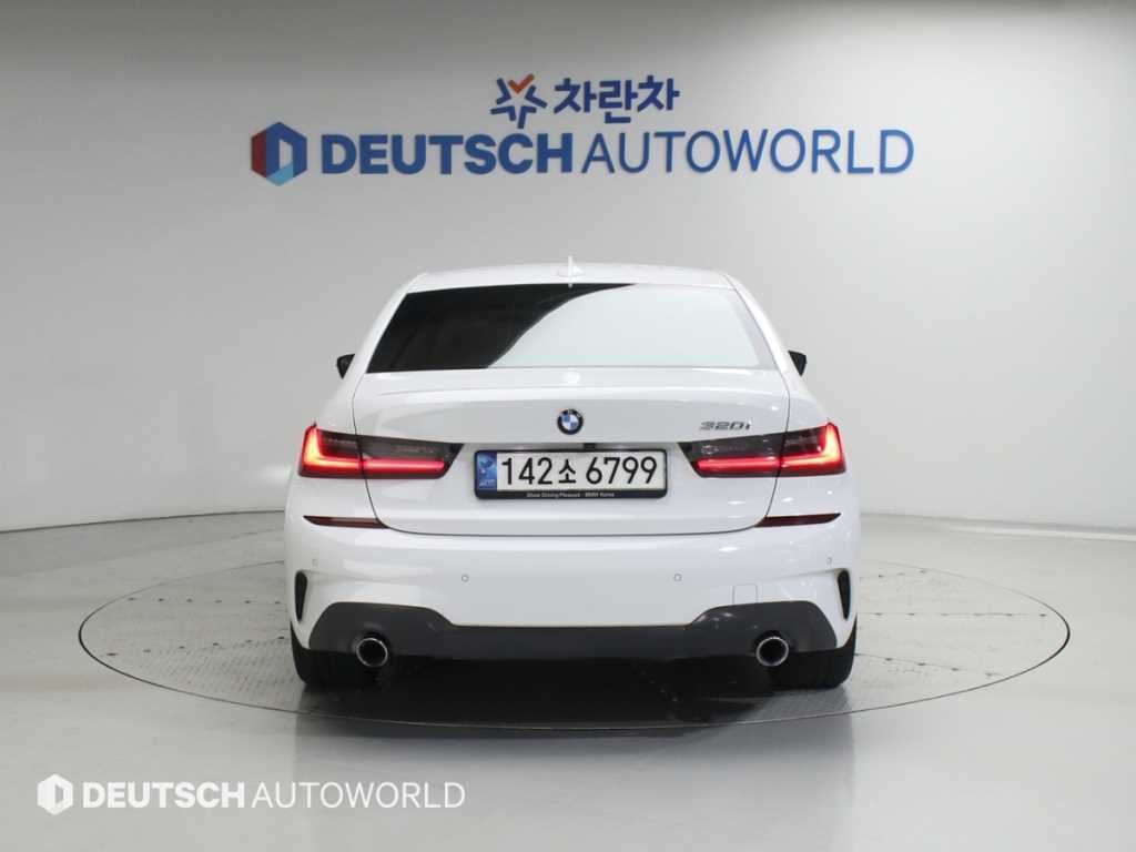 BMW 3시리즈 3시리즈 (G20) 320i M 스포츠 이미지 4