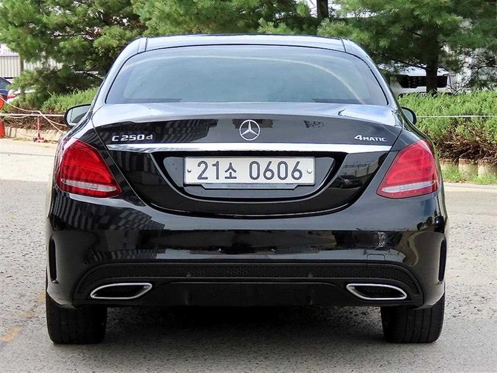 벤츠 C 클래스 C클래스 W205 C250 d 4MATIC 이미지 4