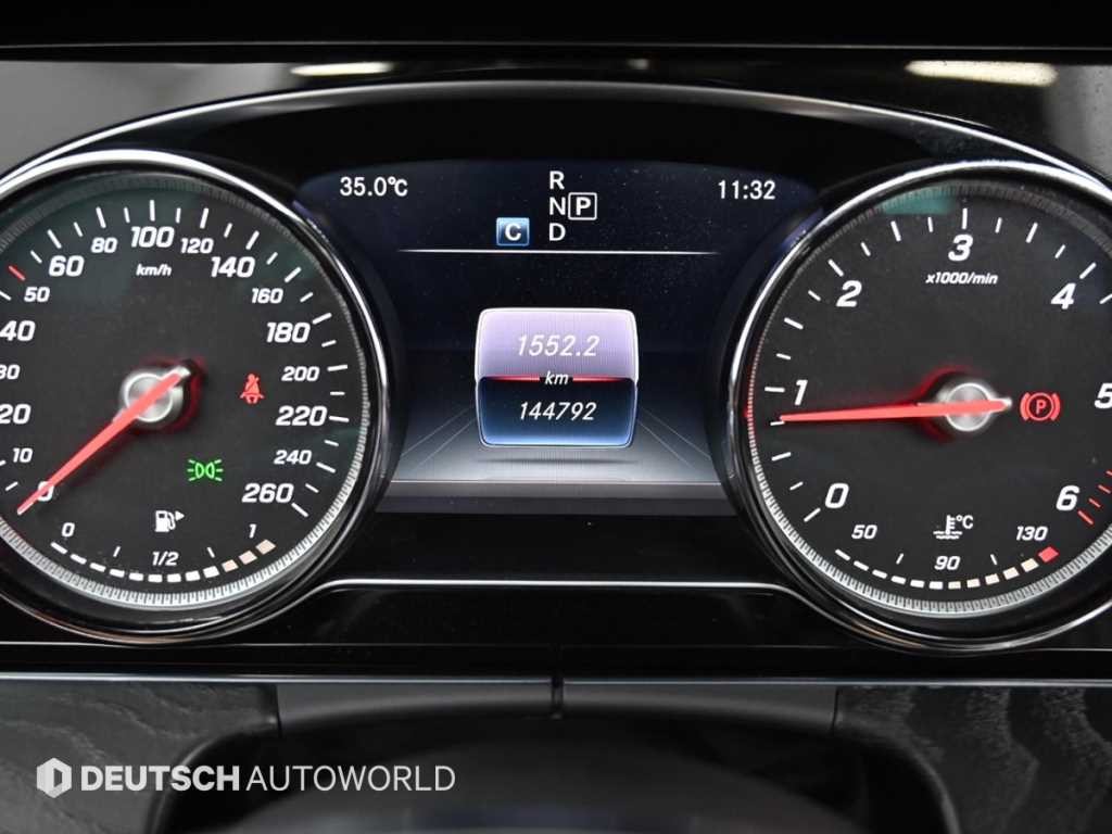 벤츠 E 클래스 E-클래스 W213 E220d 카브리올레 이미지 8