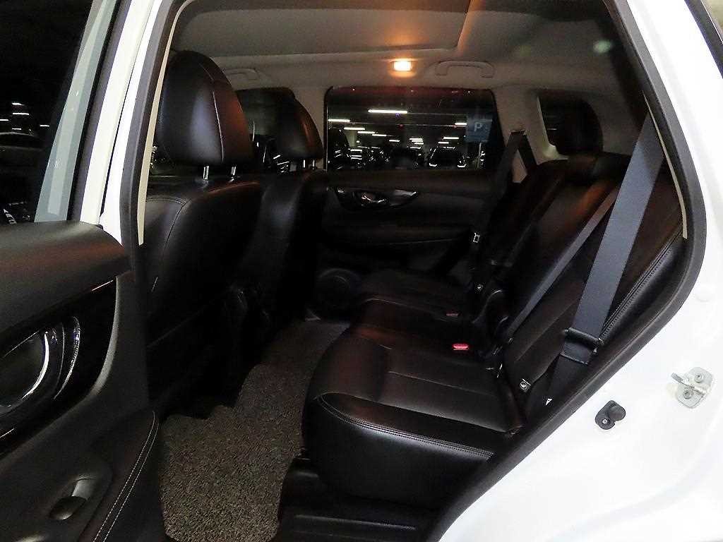 닛산 엑스트레일 2.5 4WD 이미지 7