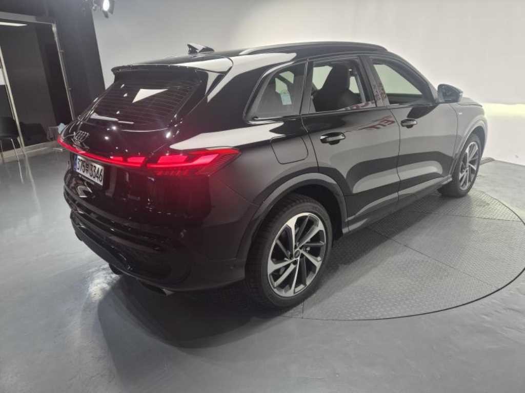 아우디 Q5 Q5 (80A) 45 TFSI 콰트로 S-라인 이미지 3