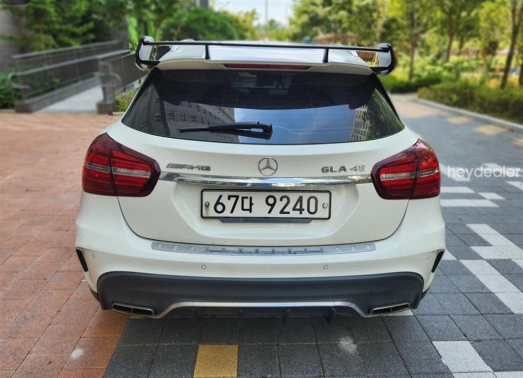 벤츠 GLA 클래스 GLA클래스 X156 GLA45 AMG 4MATIC 이미지 2
