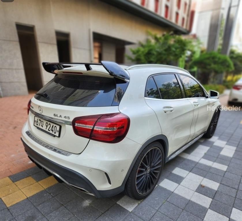 벤츠 GLA 클래스 GLA클래스 X156 GLA45 AMG 4MATIC 이미지 3