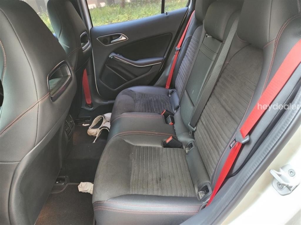 벤츠 GLA 클래스 GLA클래스 X156 GLA45 AMG 4MATIC 이미지 5