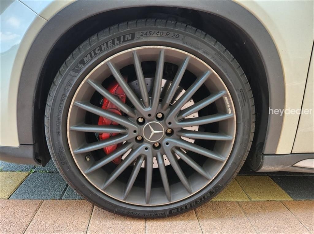 벤츠 GLA 클래스 GLA클래스 X156 GLA45 AMG 4MATIC 이미지 8