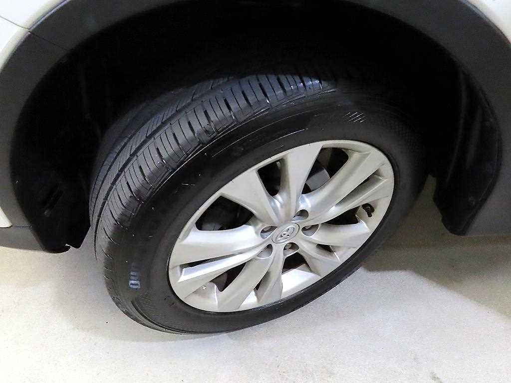 토요타 라브4 2.5 2WD 이미지 19