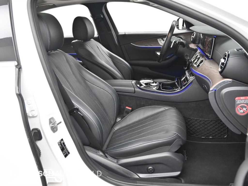 벤츠 E 클래스 E-클래스 W213 E300 4MATIC 익스클루시브 이미지 10