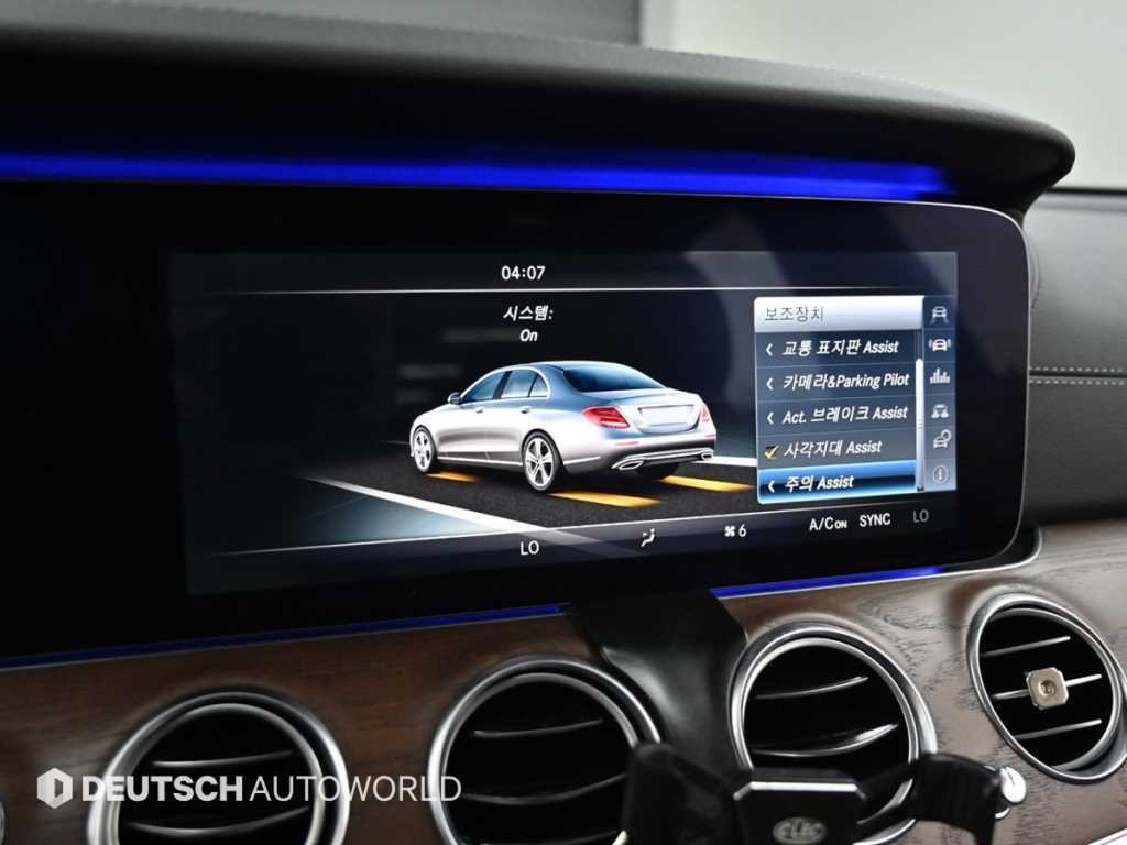 벤츠 E 클래스 E-클래스 W213 E300 4MATIC 익스클루시브 이미지 17