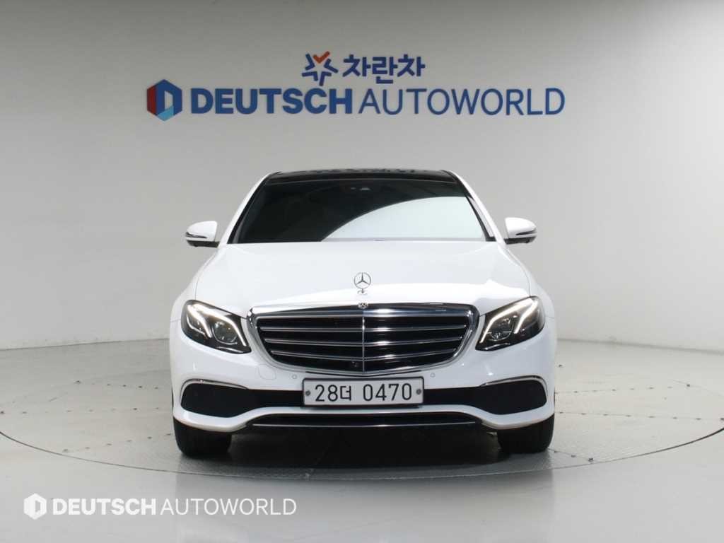 벤츠 E 클래스 E-클래스 W213 E300 4MATIC 익스클루시브 이미지 3