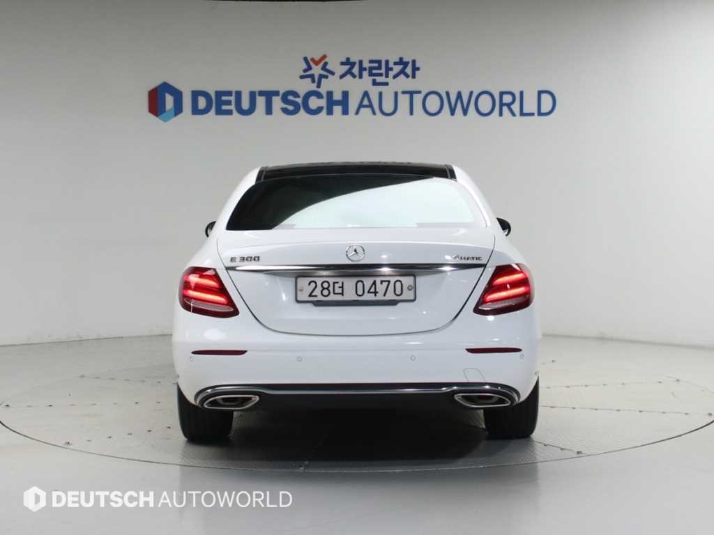 벤츠 E 클래스 E-클래스 W213 E300 4MATIC 익스클루시브 이미지 4