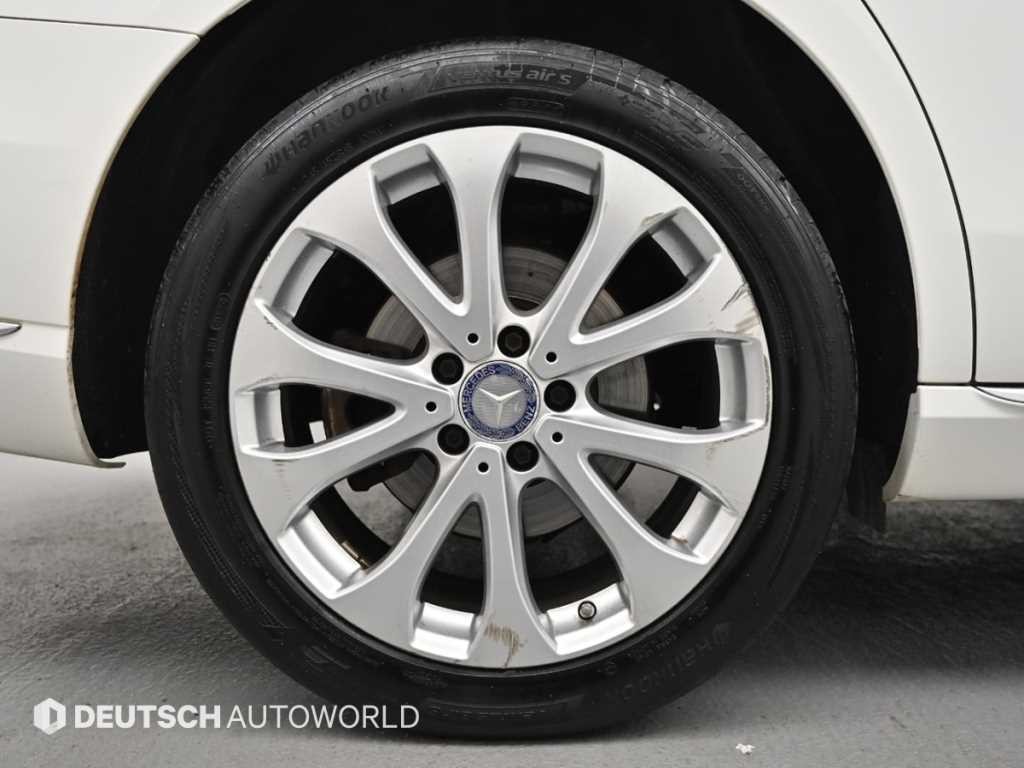 벤츠 E 클래스 E-클래스 W213 E300 4MATIC 익스클루시브 이미지 5