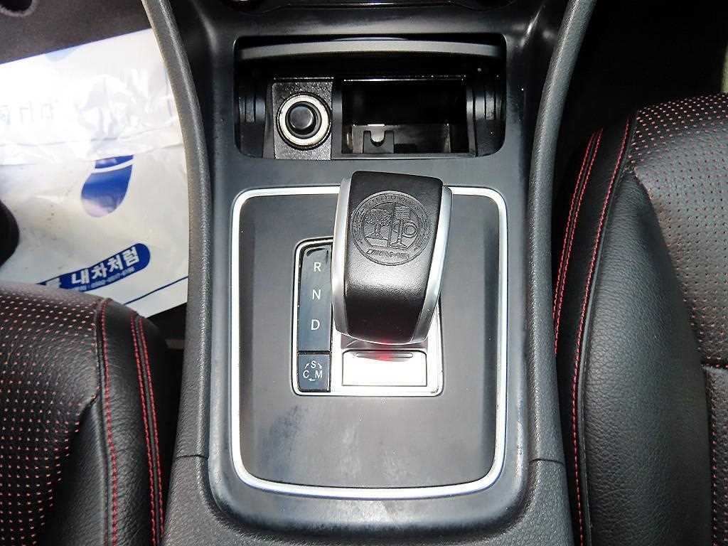벤츠 A 클래스 A클래스 W176 A45 AMG 4MATIC 이미지 10