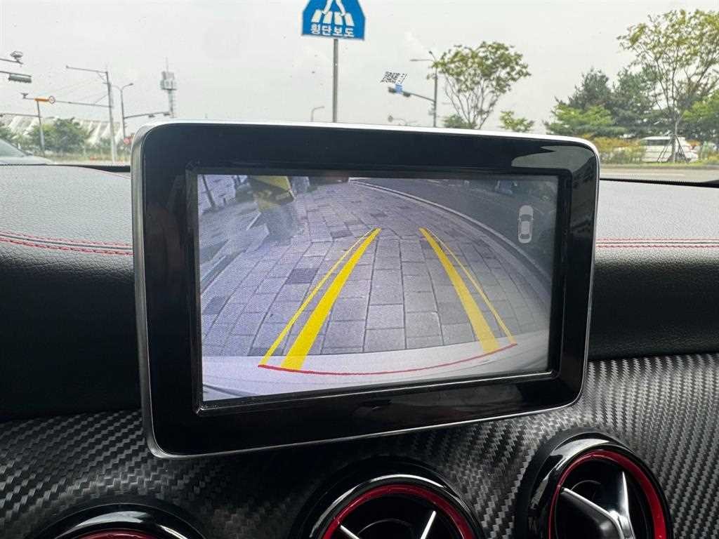 벤츠 A 클래스 A클래스 W176 A45 AMG 4MATIC 이미지 14