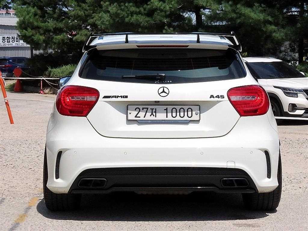 벤츠 A 클래스 A클래스 W176 A45 AMG 4MATIC 이미지 4