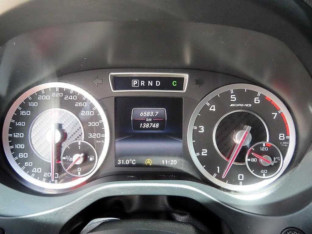 벤츠 A 클래스 A클래스 W176 A45 AMG 4MATIC 이미지 9