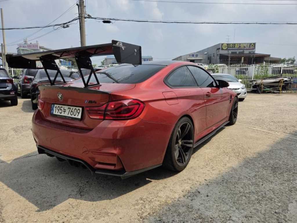 BMW 4시리즈 M4 (F82) 쿠페 컴패티션 이미지 5