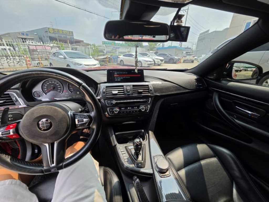 BMW 4시리즈 M4 (F82) 쿠페 컴패티션 이미지 9
