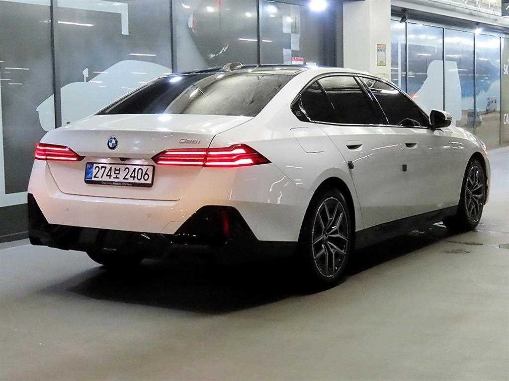 BMW 5시리즈 5시리즈 (G60) 520i M 스포츠 이미지 4