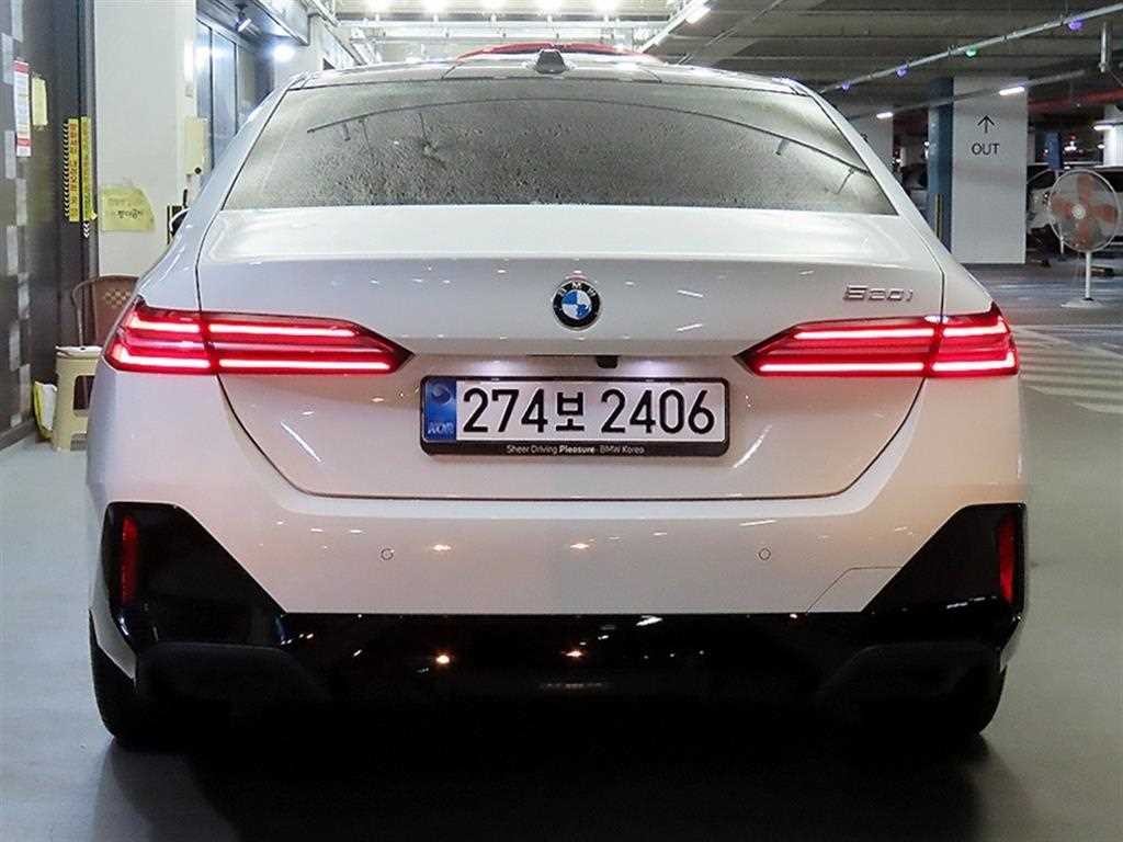 BMW 5시리즈 5시리즈 (G60) 520i M 스포츠 이미지 5