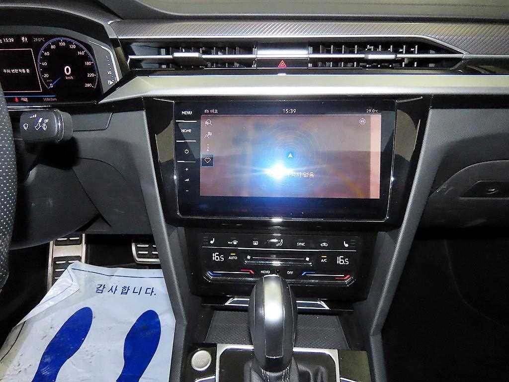폭스바겐 아테온 2.0 TDI 엘레강스 프레스티지 이미지 11