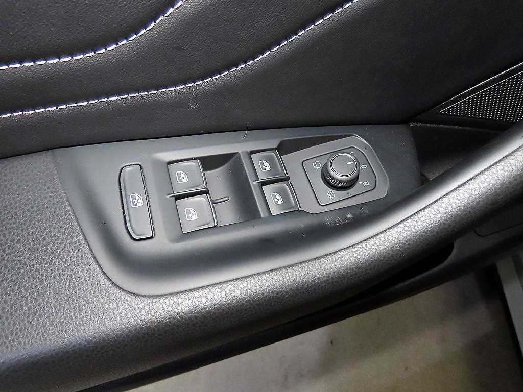 폭스바겐 아테온 2.0 TDI 엘레강스 프레스티지 이미지 13