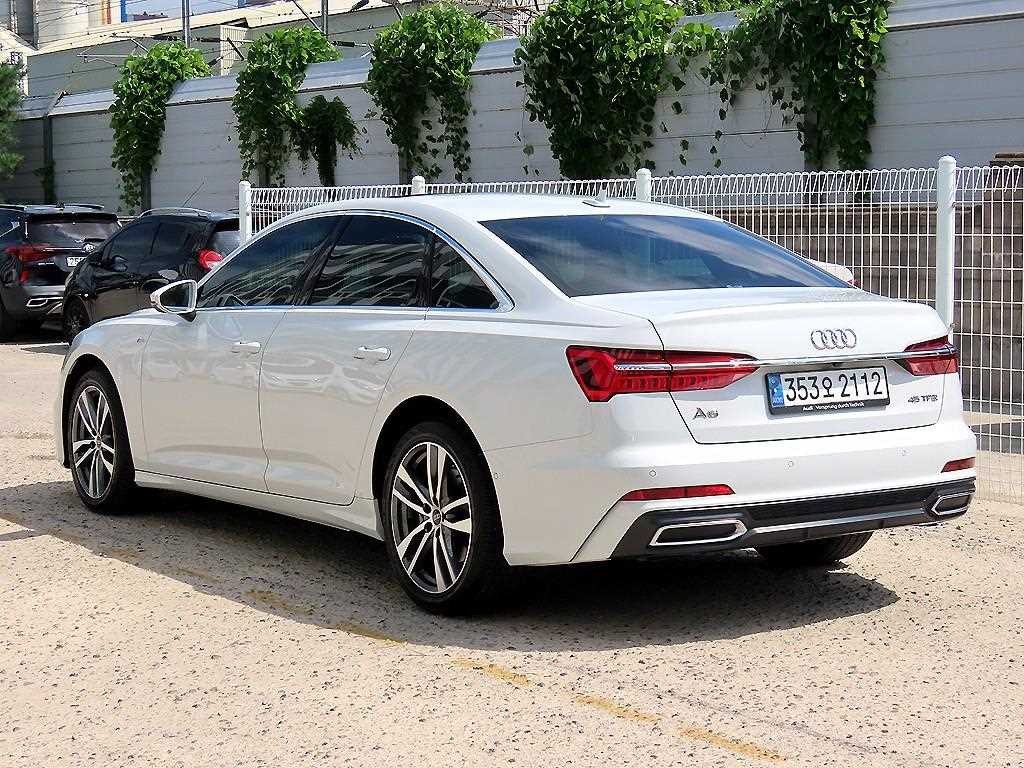 아우디 A6 A6 (C8) 45 TFSI 프리미엄 이미지 3