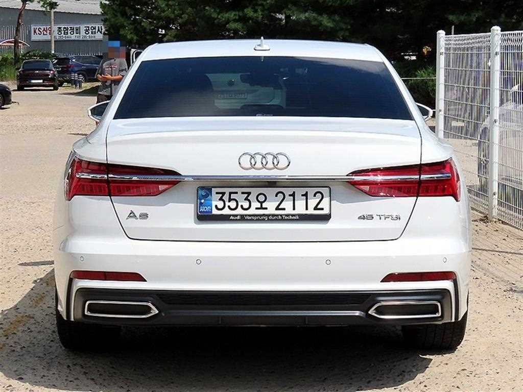 아우디 A6 A6 (C8) 45 TFSI 프리미엄 이미지 4