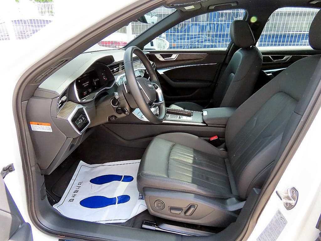 아우디 A6 A6 (C8) 45 TFSI 프리미엄 이미지 5