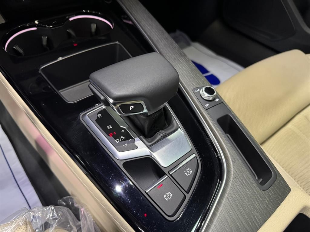 아우디 A4 A4 (B9) 40 TFSI 프리미엄 이미지 11