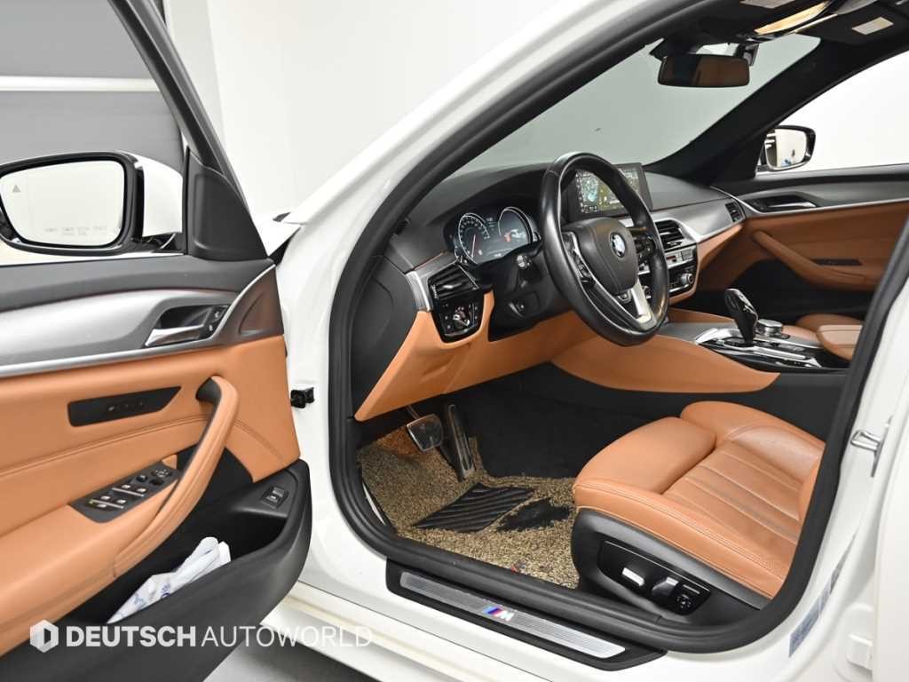 BMW 5시리즈 5시리즈 (G30) 530i xDrive M 스포츠 이미지 11