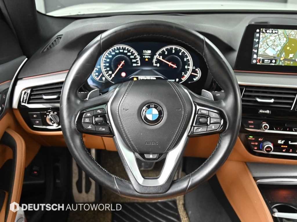 BMW 5시리즈 5시리즈 (G30) 530i xDrive M 스포츠 이미지 13