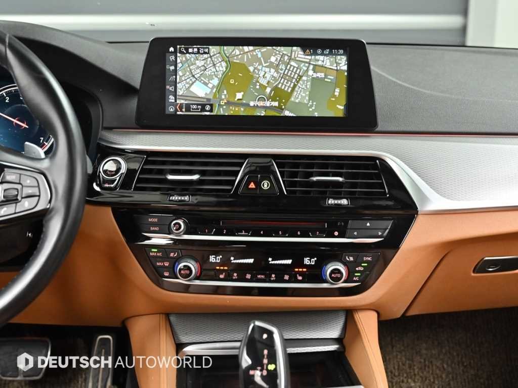 BMW 5시리즈 5시리즈 (G30) 530i xDrive M 스포츠 이미지 14