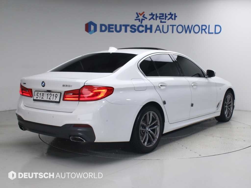 BMW 5시리즈 5시리즈 (G30) 530i xDrive M 스포츠 이미지 2