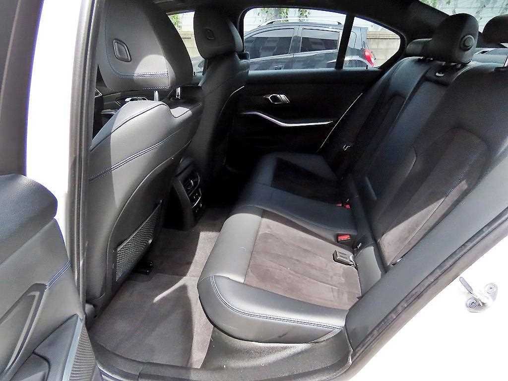 BMW 3시리즈 3시리즈 (G20) 320d M 스포츠 이미지 6