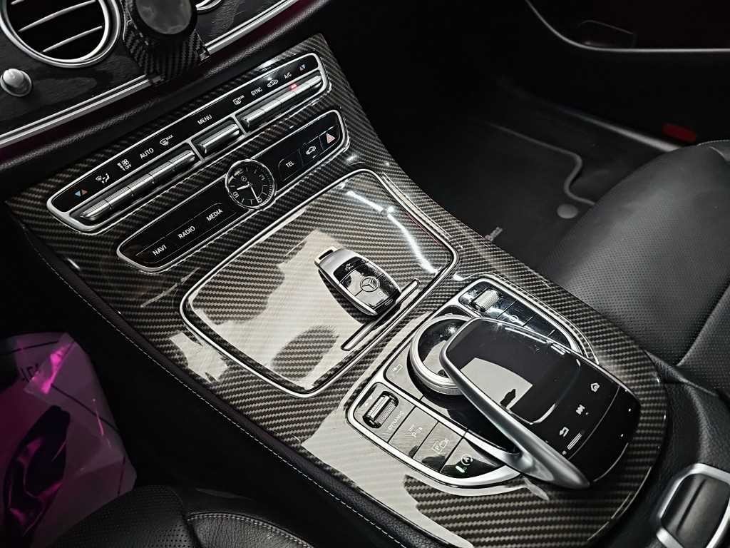 벤츠 E 클래스 E-클래스 W213 E300 4MATIC 아방가르드 이미지 10