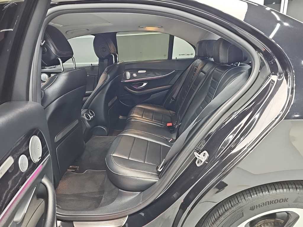 벤츠 E 클래스 E-클래스 W213 E300 4MATIC 아방가르드 이미지 12