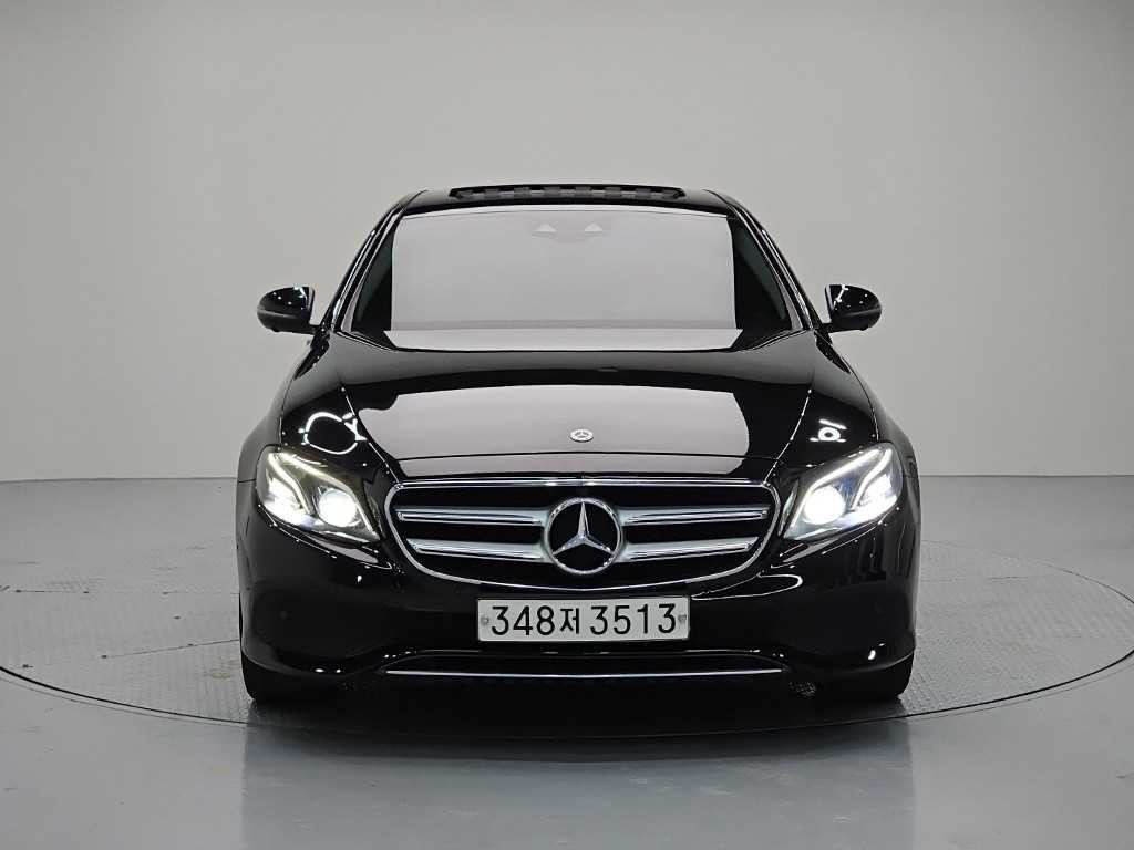 벤츠 E 클래스 E-클래스 W213 E300 4MATIC 아방가르드 이미지 2
