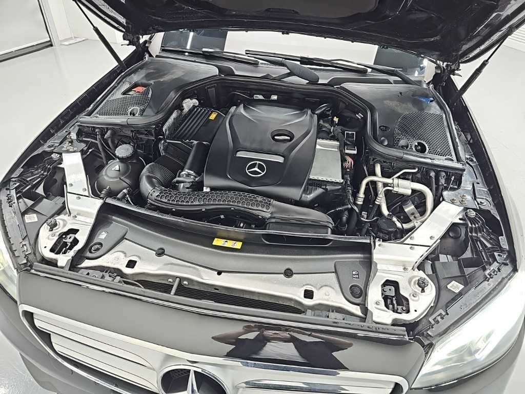 벤츠 E 클래스 E-클래스 W213 E300 4MATIC 아방가르드 이미지 5
