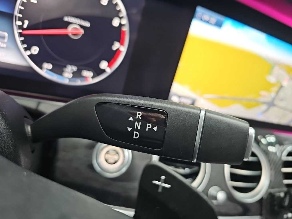벤츠 E 클래스 E-클래스 W213 E300 4MATIC 아방가르드 이미지 8