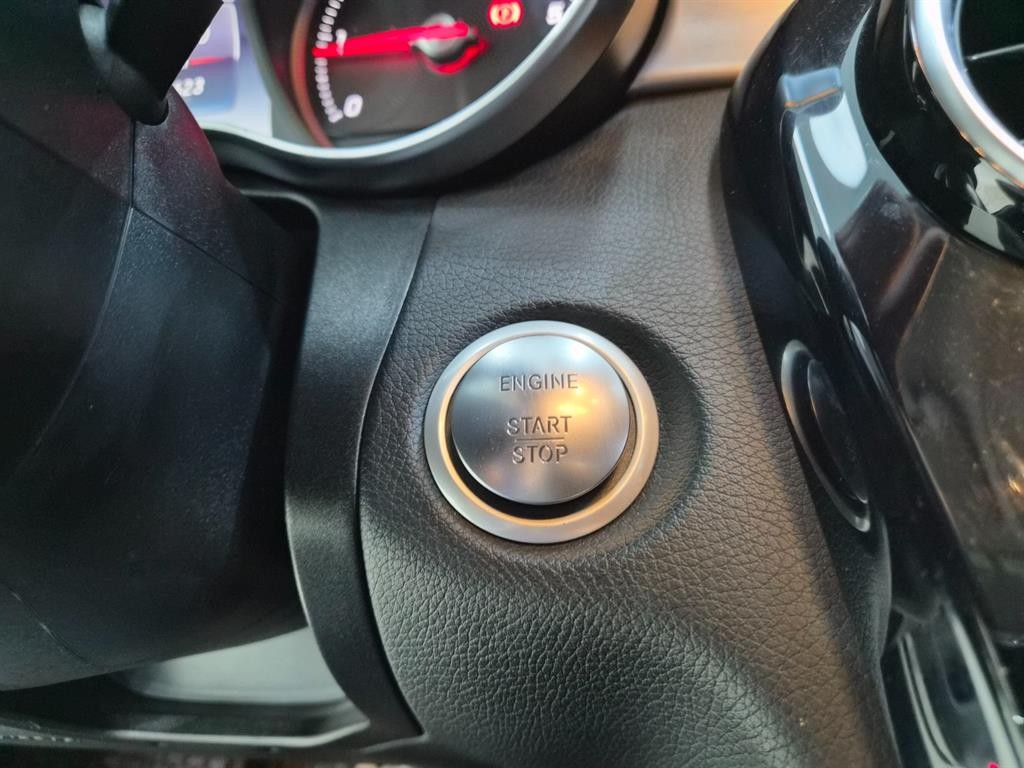 벤츠 C 클래스 C클래스 W205 C220 d 아방가르드 이미지 14
