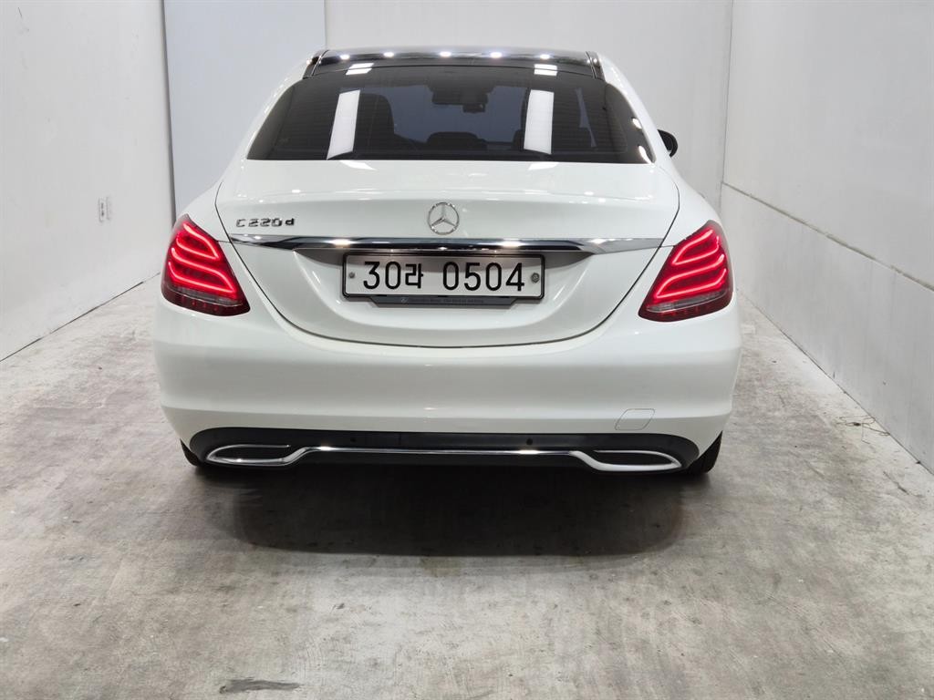벤츠 C 클래스 C클래스 W205 C220 d 아방가르드 이미지 3