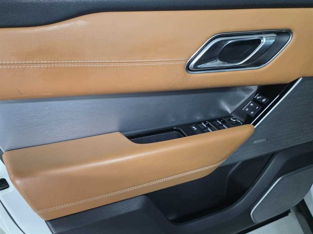 랜드로버 레인지로버 벨라 3.0 D300 R-다이나믹 HSE 이미지 16
