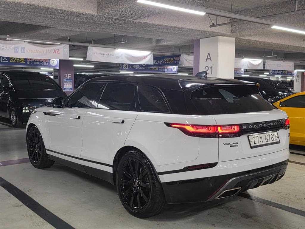 랜드로버 레인지로버 벨라 3.0 D300 R-다이나믹 HSE 이미지 4