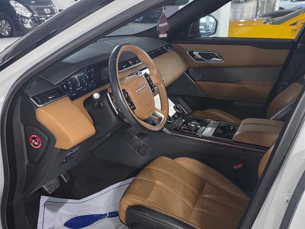 랜드로버 레인지로버 벨라 3.0 D300 R-다이나믹 HSE 이미지 7