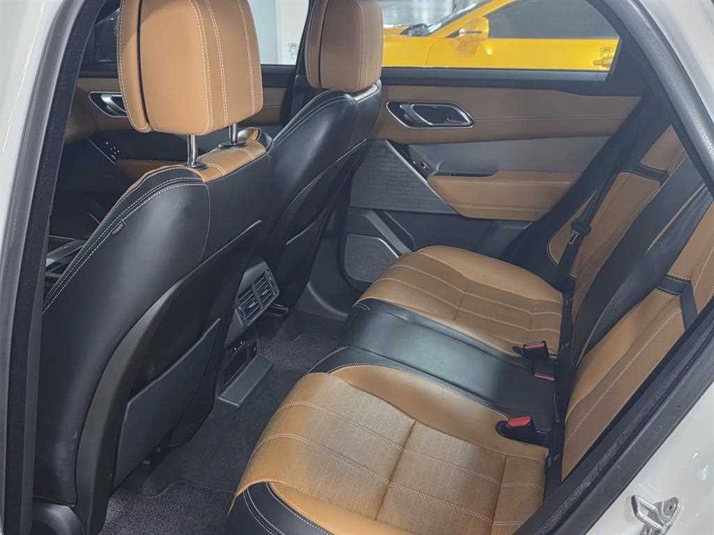 랜드로버 레인지로버 벨라 3.0 D300 R-다이나믹 HSE 이미지 8