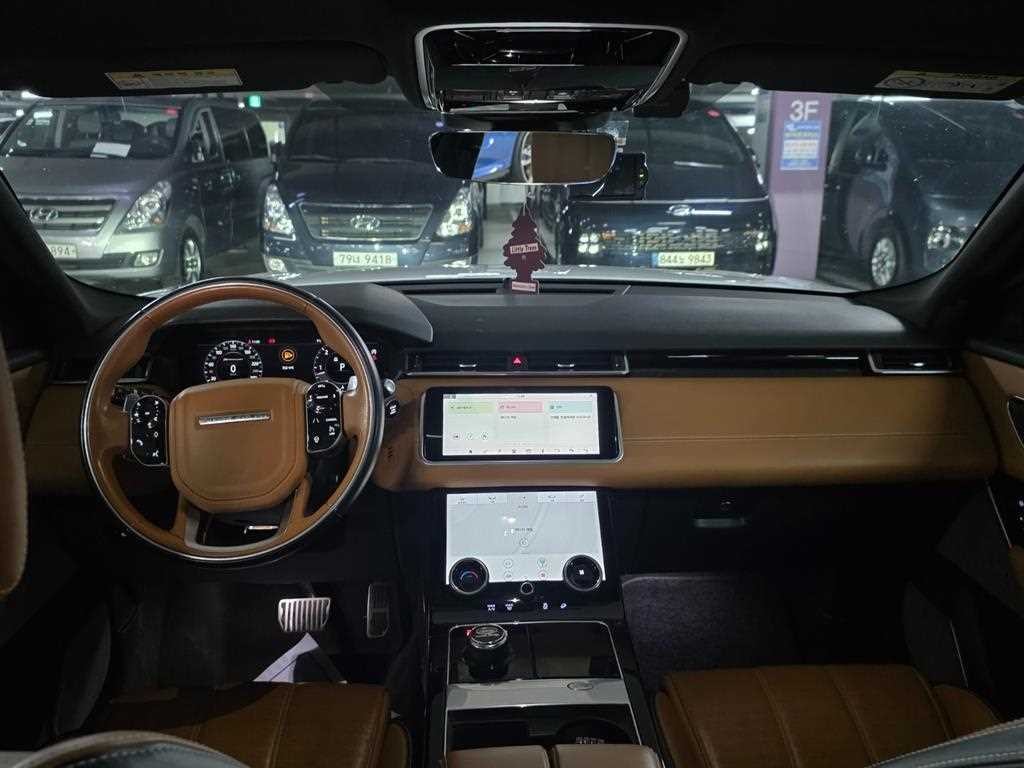 랜드로버 레인지로버 벨라 3.0 D300 R-다이나믹 HSE 이미지 9