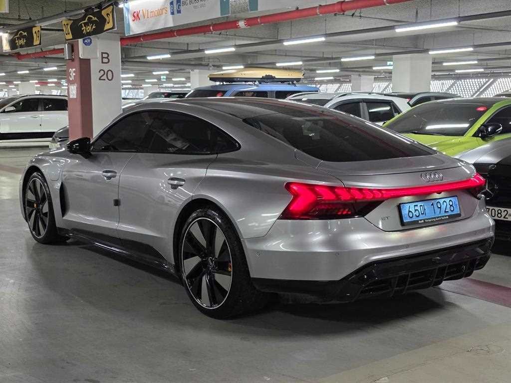 아우디 e-트론 GT GT 콰트로 프리미엄 이미지 4
